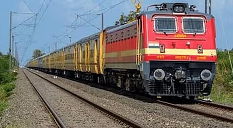 அந்தியோதயா, குருவாயூர் ரெயில்கள் வழக்கம்போல் இயக்கம்: பயணிகள் மகிழ்ச்சி
