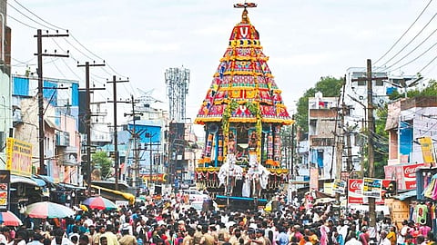 திருமழிசை ஜெகந்நாத பெருமாள் கோவில் தேரோட்டம் கோலாகலமாக நடைபெற்றது.