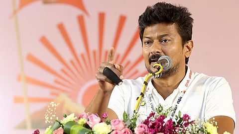 கவர்னர் ஆய்வு செய்யும் நடைமுறையை நிறுத்துக - உதயநிதி ஸ்டாலின்