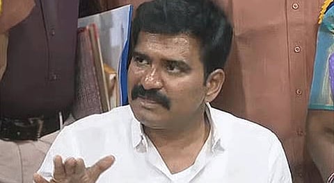 குறுக்கு வழியில் ஆட்சியை பிடிக்க மு.க.ஸ்டாலின், எடப்பாடி பழனிசாமி முயற்சி - நிர்மல் குமார் குற்றச்சாட்டு