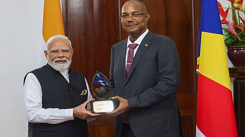 கார்டியன் ஆஃப் தி ப்ளூ ஹாரிசன் விருது