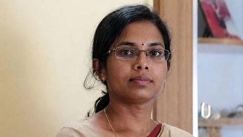 வர்தால் மாவட்ட கலெக்டர் வளர்மதி