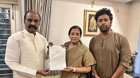 பாக்யராஜின் கடைசி ஆசை.. நிறைவேற்றிய கவிஞர் வைரமுத்து