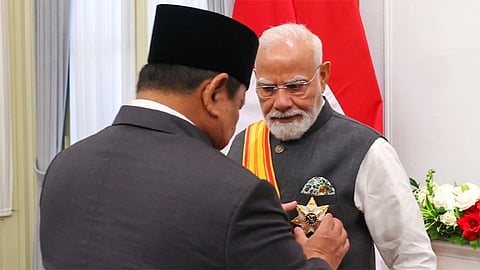 பிரதமர் மோடிக்கு இந்தோனேசியாவின் உயரிய விருது
