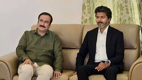 எல்லா அதிகாரங்களையும் கவர்னரிடம் ஒப்படைக்க அரசு துடிப்பது ஏன்? - அன்புமணி காட்டம்