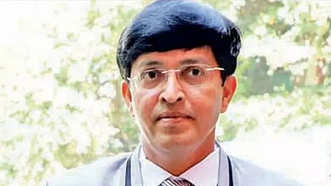தமிழ்நாடு மின்வாரிய தலைவர் மற்றும் மேலாண்மை இயக்குநர் டாக்டர் ஜெ.ராதாகிருஷ்ணன்