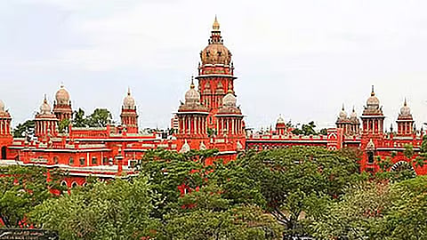 துணைவேந்தர் நியமனம்: குழு அமைக்க கோரிய வழக்கில் மத்திய, மாநில அரசு பதிலளிக்க ஐகோர்ட்டு உத்தரவு