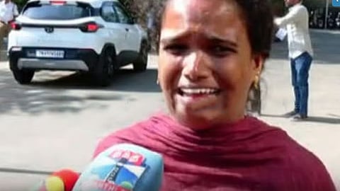 சிறுவனின் தாய் கண்ணீர்
