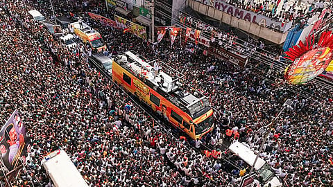 கரூர் பேச்சுக்கு எதிர்ப்பு: விஜய் மீது சி.பி.ஐ. வழக்குப் பதிய வேண்டும்- தி.மு.க. புகார்