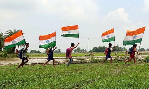 "மாநிலப் பாடலே முதலில் பாட வேண்டும்.." - உள்துறை அமைச்சகம் வெளியிட்ட முக்கிய அறிவிப்பு