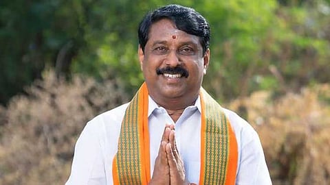 நயினார் நாகேந்திரனுக்கு ரூ.25 ஆயிரம் கோடி பரிசு: தமிழக விவசாயிகள் பாதுகாப்பு சங்க தலைவர் பேச்சு