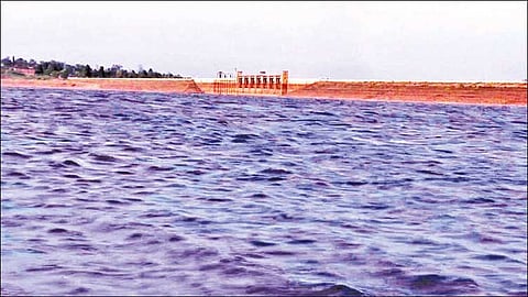 வைகை அணை நீர்மட்டம் 34 அடியாக உயர்வு: குடிநீர் தட்டுப்பாடு அபாயம் நீங்கியது