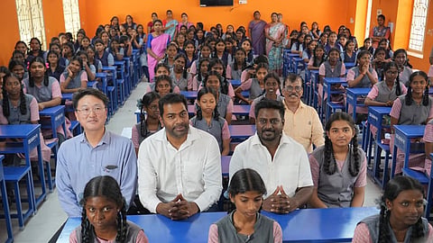 அமைச்சர் ராஜ்மோகன்,அமைச்சர் ஆதவ் அர்ஜுனா,ஹூ மின் ஹோ
