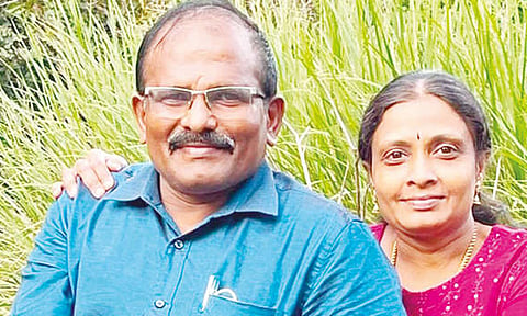 கார் மீது கன்டெய்னர் லாரி மோதி விபத்து.. கோவில்பட்டியை சேர்ந்த தம்பதிக்கு நேர்ந்த சோகம்