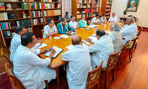நாடாளுமன்ற மழைக்கால கூட்டத்தொடரில் காங்கிரசின் வியூகம் என்ன?