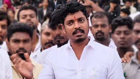 அமைச்சர் விக்னேஷ்