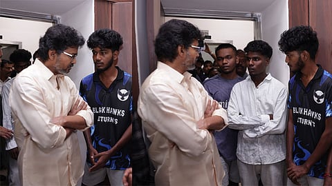 ஆய்வு மேற்கொண்ட விடுதியில் மாணவர்களின் கோரிக்கைகளை நிறைவேற்றிய முதல்-அமைச்சர் விஜய்