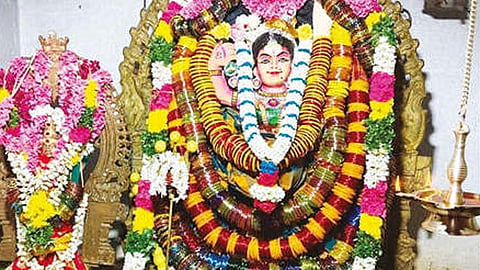 ஆடிப்பூர வளைகாப்பு நிகழ்ச்சி