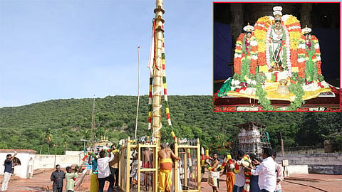 மதுரை கள்ளழகர் கோவிலில் ஆடிப்பெருந்திருவிழா கொடியேற்றத்துடன் தொடங்கியது. 29.7.2026 தேரோட்டம்