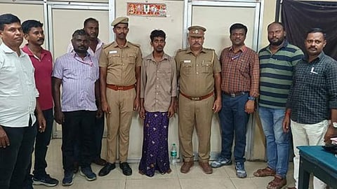 சென்னை: ரெயில் பயணிகளின் செல்போன்களை பறித்த இளைஞர் கைது