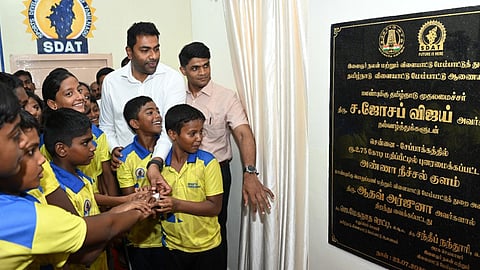 ரூ. 2.75 கோடி மதிப்பீட்டில் புதுப்பிக்கப்பட்ட அறிஞர் அண்ணா நீச்சல் குளம் - அமைச்சர் ஆதவ் அர்ஜுனா திறந்து வைத்தார்