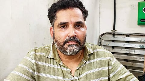 ரெயில்களில் ஏசி பெட்டிகளில் திருடிய நபர் கைது - ரூ. 26 லட்சம் மதிப்புள்ள தங்கம், வெள்ளி பறிமுதல்