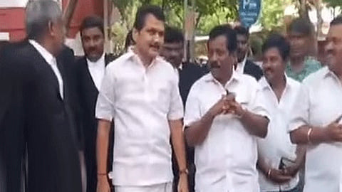 குதிரை பேர வழக்கில் ஜாமீன்: காவல்நிலையத்தில் ஆஜராகி கையெழுத்திட்ட செந்தில் பாலாஜி