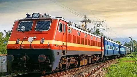ஈரோடு - சம்பல்பூர், ராமேஸ்வரம் - ஹூப்ளி ரெயில்களின் சேவை நீட்டிப்பு