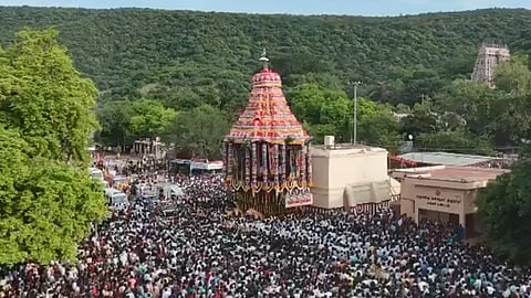 அழகர்கோவிலில் ஆடி பெருந்திருவிழா: பக்தர்கள் வெள்ளத்தில் தேரோட்டம் கோலாகலம்..!
