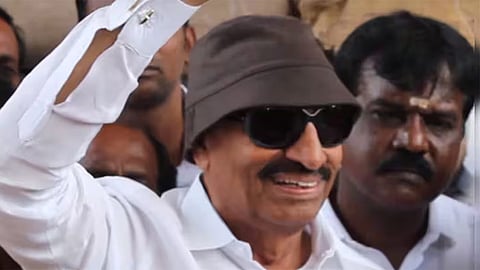 விஜய் வந்தால் பெங்களூர் விமான நிலையத்தை முற்றுகையிடுவோம்; வாட்டாள் நாகராஜ் எச்சரிக்கை