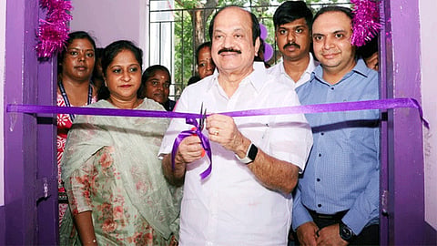மாற்றுத்திறனாளிகளுக்கான ஒருங்கிணைந்த சேவை மையம்: ஜே.சி. டி.பிரபாகர் திறந்து வைத்தார்