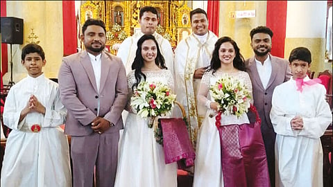 கேரளத்தில் வினோத திருமணம்: இரட்டை சகோதரிகளை மணந்த இரட்டையர்கள்!