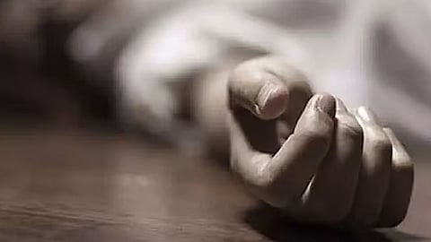 தொழிலாளி வெட்டிக்கொலை