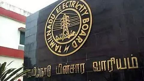 தமிழ்நாடு மின்வாரியத்தில் மேலும் ஒரு சாதனை: 700 உதவிப் பொறியாளர்களுக்கு பதவி உயர்வு
