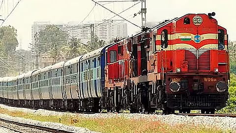 பயணிகள் கவனத்திற்கு.. திருநெல்வேலி - தாம்பரம் இடையே சிறப்பு ரெயில்
