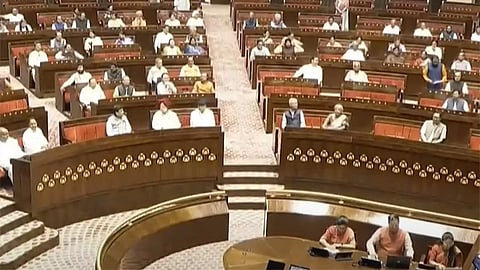 அமித் ஷா அவைக்கு வர வேண்டும்: மாநிலங்களவையில் எதிர்க்கட்சிகள் கடும் அமளி