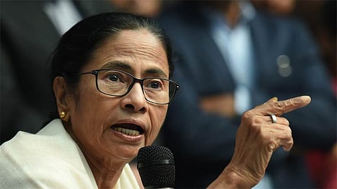 கோர்ட்டு உத்தரவை மீறியதாக மம்தா பானர்ஜி மீது வழக்குப்பதிவு