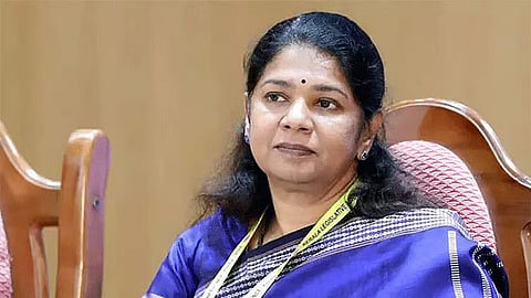 உசிலம்பட்டி அருகே 16 வயது சிறுமி தற்கொலை - கனிமொழி எம்.பி. வேதனை