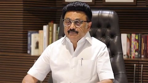 மின்மினிப் பூச்சிகள் நிரந்தரம் கிடையாது. சூரியன் தான் நிரந்தரம்