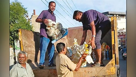 நாகர்கோவிலில் ரசாயனத்தில் தயார் செய்த 56 விநாயகர் சிலைகள் பறிமுதல்.