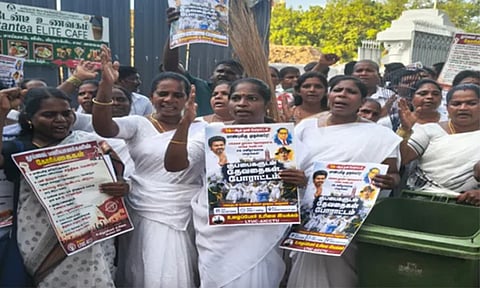 சென்னை மாநகராட்சி தூய்மைப் பணியாளர்களுடன் அமைச்சர்கள் குழு இன்று பேச்சுவார்த்தை