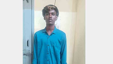 ரவுடியை போலீசார் கைது செய்தனர்.