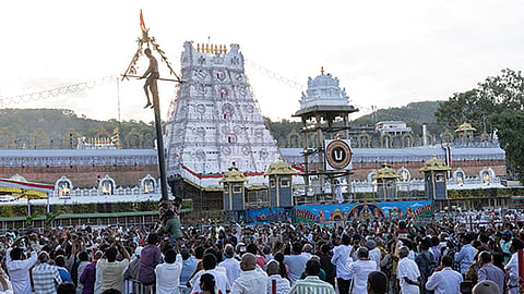 திருப்பதி ஏழுமலையான் கோவிலில் உறியடி உற்சவம் (Utlotsavam) நடைபெற்றது.