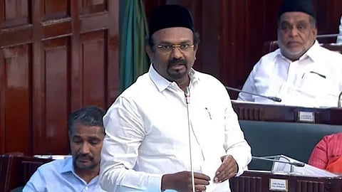 எங்களை ஓட்டலில் அடைத்து வைத்தது யார் என சொல்ல வேண்டிவரும்: அமைச்சர் ஷாஜகான் ஆவேசம்
