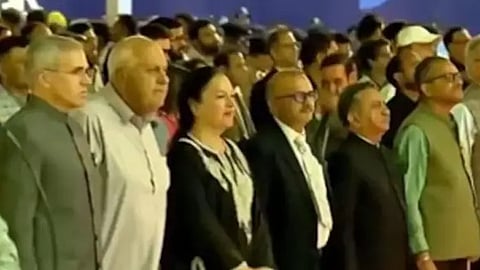 வந்தே மாதரம் முழு பாடல் பாடிய விவகாரம்; தேசிய மாநாட்டு கட்சி- காங்கிரஸ் இடையே மோதல்