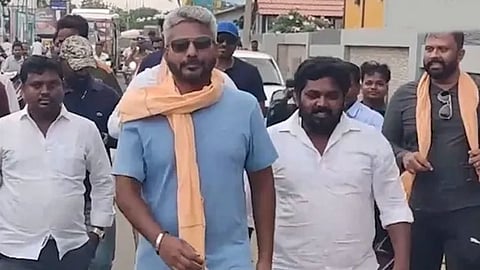 புதுவை கோர்ட்டில் மனு