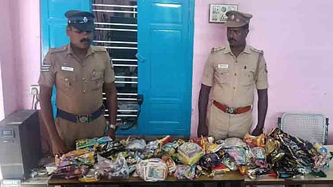 பெங்களூரு - நாகர்கோவில் எக்ஸ்பிரஸ் ரெயிலில் சோதனையின் போது 11 கிலோ குட்கா பறிமுதல்.