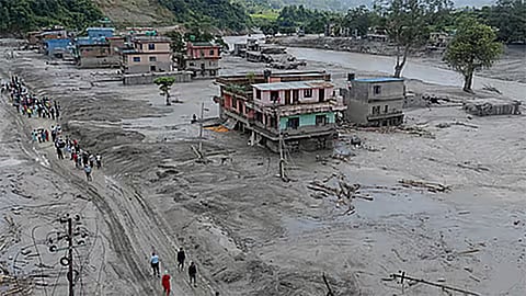 நேபாள வெள்ளம்: உயிரிழப்பு எண்ணிக்கை 1,377 ஆக உயர்வு