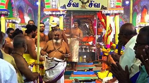மதுரை மீனாட்சி அம்மன் கோவில் கும்பாபிஷேகம், கும்பாபிஷேக விழாவை முன்னிட்டு யாகசாலை பூஜையில் பங்கேற்க பக்தர்கள் கூட்டம் அலை மோதுகிறது.