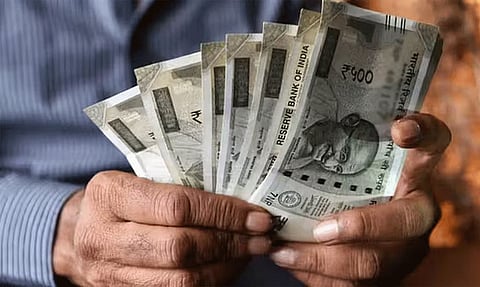 ரூ. 35,400 டூ ரூ. 1,52,798.. மத்திய அரசு ஊழியர்களுக்கு 8வது சம்பள கமிஷனால் பெரிய மாற்றம் வரலாம்